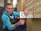 Pocztowcy w Słupsku chcą, aby spółdzielnie mieszkaniowe uporządkowały skrzynki pocztowe