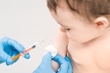 Prokuratura Regionalna w Szczecinie wszczęła śledztwo w sprawie szczepionek. Kto zawinił? Rodzice są zaniepokojeni