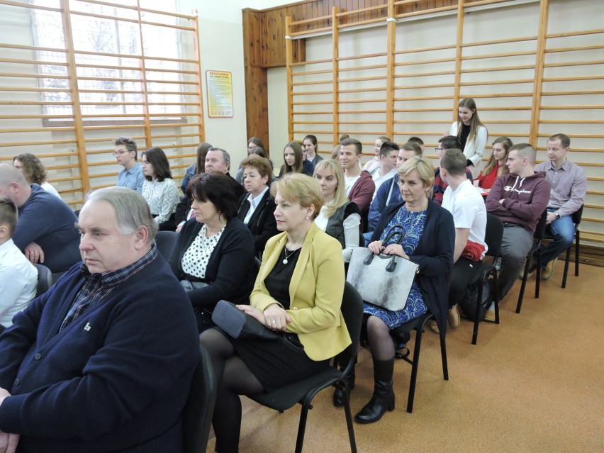 W Ostrowi Mazowieckiej wręczono statuetki niezwykłym ludziom [ZDJĘCIA]