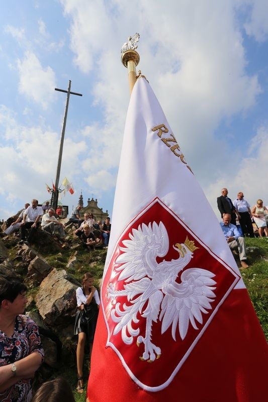 Poświęcenie odbudowanej wieży na Świętym Krzyżu