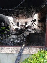 Pożar budynku gospodarczego w Witowie w gminie Burzenin [ZDJĘCIA]