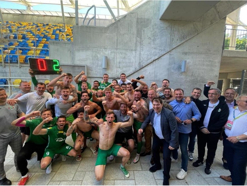 Fortuna 1 Liga. Radomiak wygrał w Gdyni. Krok do ekstraklasy. Zieloni liderem tabeli (ZDJECIA Z MECZU)