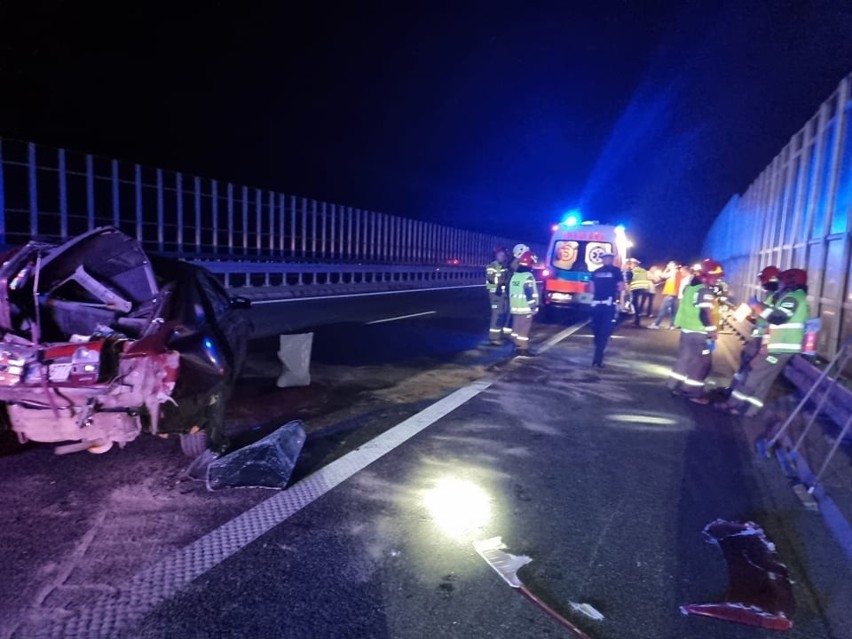 Volkswagen najechał na tył mazdy na autostradzie A4 między...