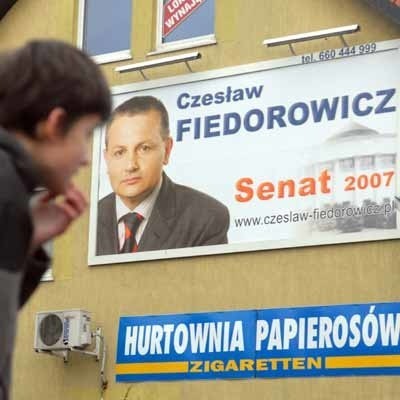 Trudno nie zauważyć dwóch billboardów, które wiszą w Krośnie Odrz., przy ul. Chrobrego