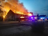 Pożar stodoły. Płomienie buchały na kilka metrów [ZDJĘCIA]