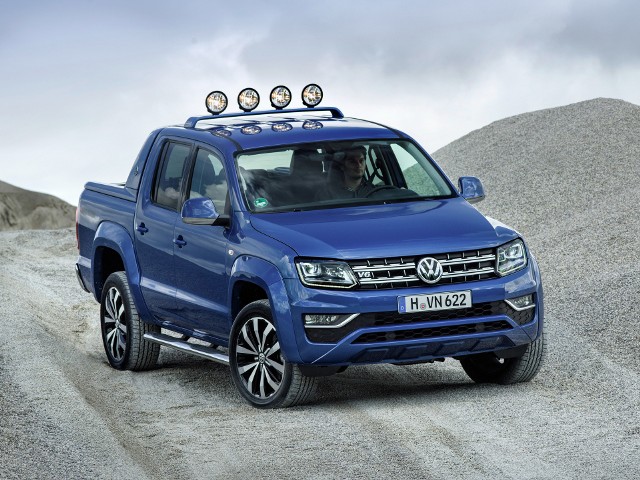 Volkswagen Amarok Klienci będą mogli wybrać Amaroka z silnikiem V6 o pojemności 2967 cm3 w jednym z trzech wariantów mocy: 120 kW/163 KM, 150 kW/204 KM oraz 165 kW/224 KM. Dodatkowo funkcja overboost czasowo potrafi dostarczyć 15kW/20 KM więcej. Wszystkie wersje silnika V6 TDI spełniają normę emisji spalin EU6.Fot. Volkswagen