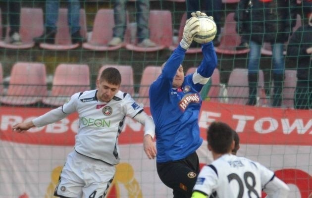 Maciej Mielcarz wrócił do bramki Widzewa