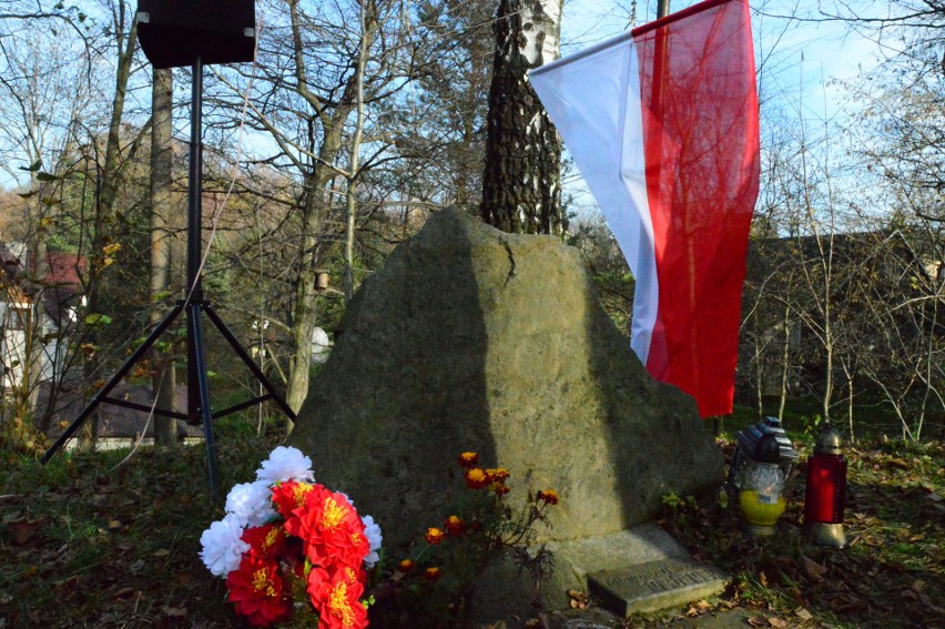 Osieczany. Rocznica urodzin marszałka Piłsudskiego. Uczniowie złożą kwiaty na kopcu