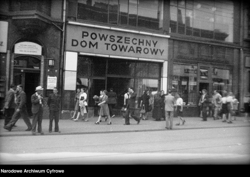 Katowice: mieszkańcy na zakupach w latach 50. XX wieku