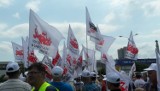 Pikieta pod Fiatem. Solidarność zjechała z flagami, syrenami i piszczałkami [WIDEO, ZDJĘCIA]