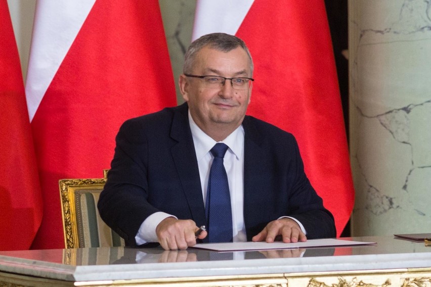 Andrzej Adamczyk, minister infrastruktury. Posiadana gotówka...