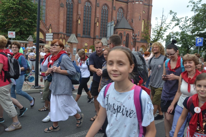 W środę, 31 lipca krótko przed godziną 10 wierni wyruszyli...