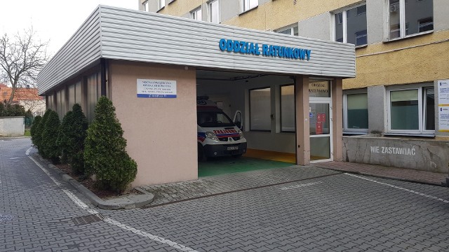 Strażacy pomagali na SOR w bocheńskim szpitalu w usunięciu obrączki z palca jednego z pacjentów, 28.08.2022