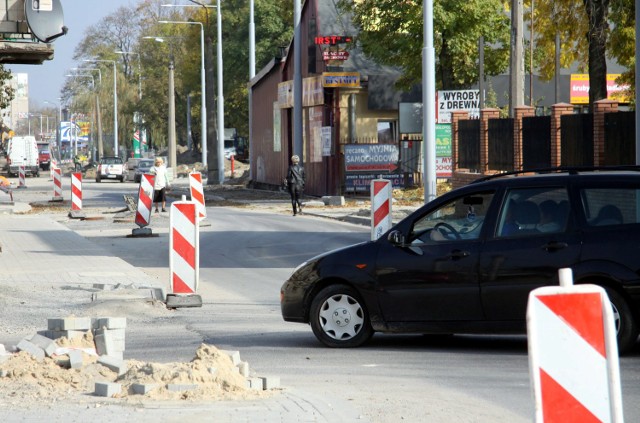 Remont ulicy Łęczyńskiej kosztuje 14,4 mln zł. Prace prowadzone są odcinkami.