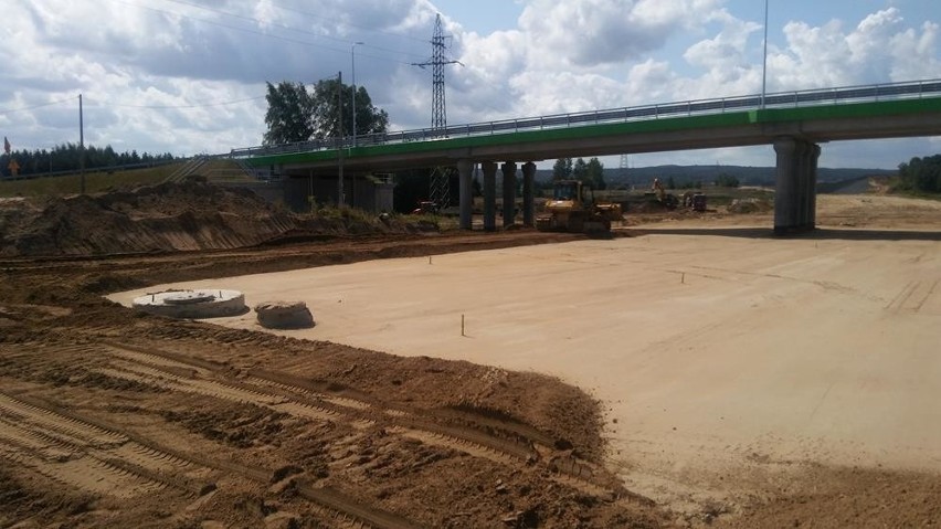 Trwają prace przy budowie obwodnicy Koszalina i Sianowa w...