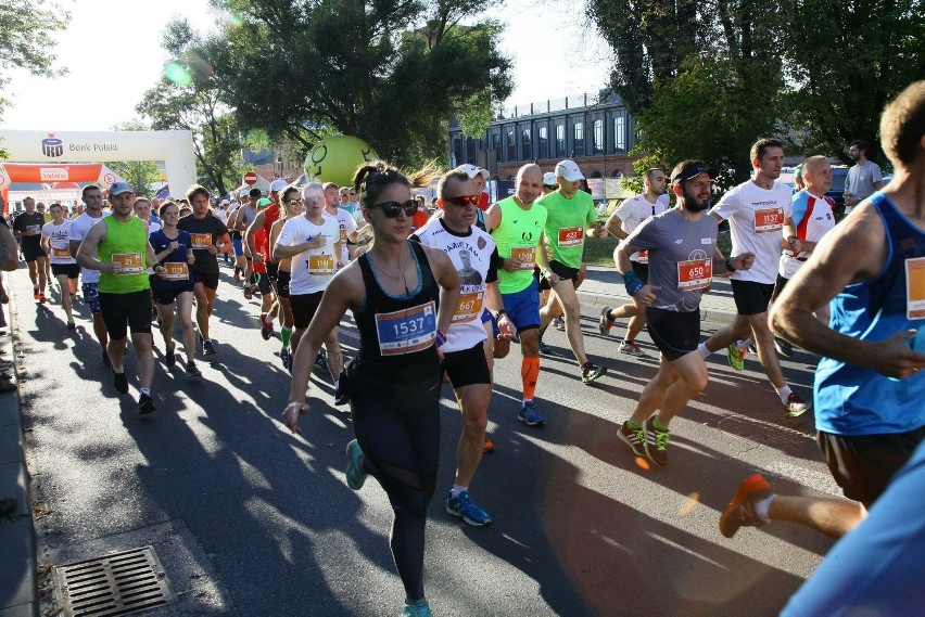 Bieg Fabrykanta 2016. 10 kilometrów szlakiem fabrykanckiej Łodzi [ZDJĘCIA]