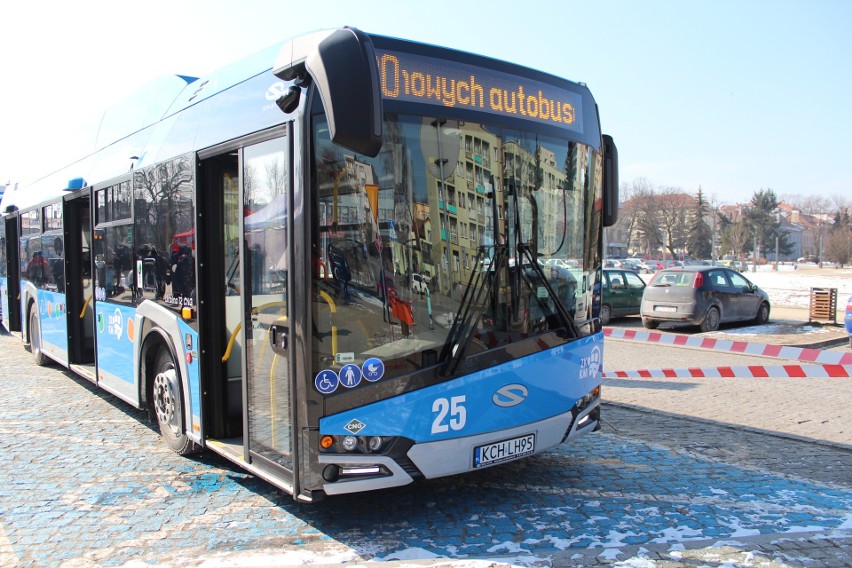 Chrzanów. Nowe autobusy już jeżdżą. Mają być zachętą do jazdy komunikacją publiczną [ZDJĘCIA, WIDEO]