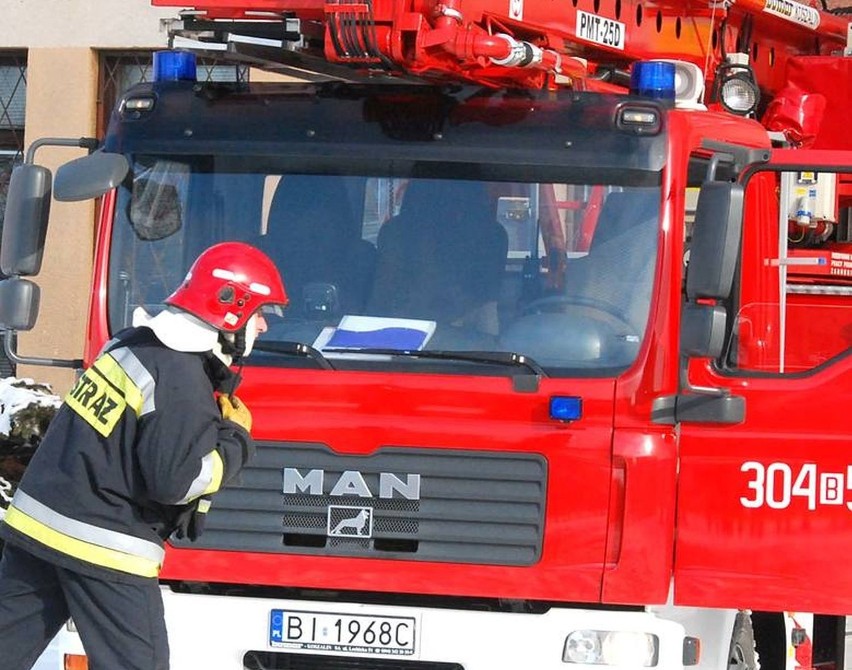 Knyszyn. Rozszczelnienie zbiornika gazowego na stacji Orlen. Droga wojewódzka była zablokowana