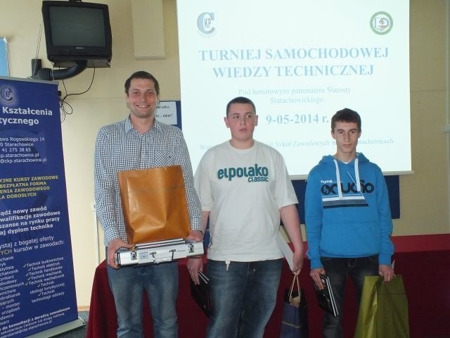   Damian Korona, Mateusz Burczak i Kamil Maciąg byli najlepsi w I Turnieju Samochodowej Wiedzy Technicznej.