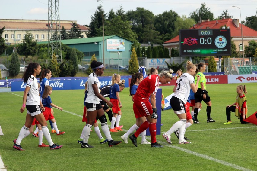 Finał Orlen Pucharu Polski Kobiet w piłce nożnej kobiet w Radomiu. Trofeum dla TME SMS Łódź. Zobacz zdjęcia