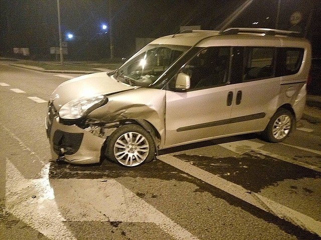 Kolizja na skrzyżowaniu ul. Grunwaldzkiej z ul. Zieloną w Ropczycach.