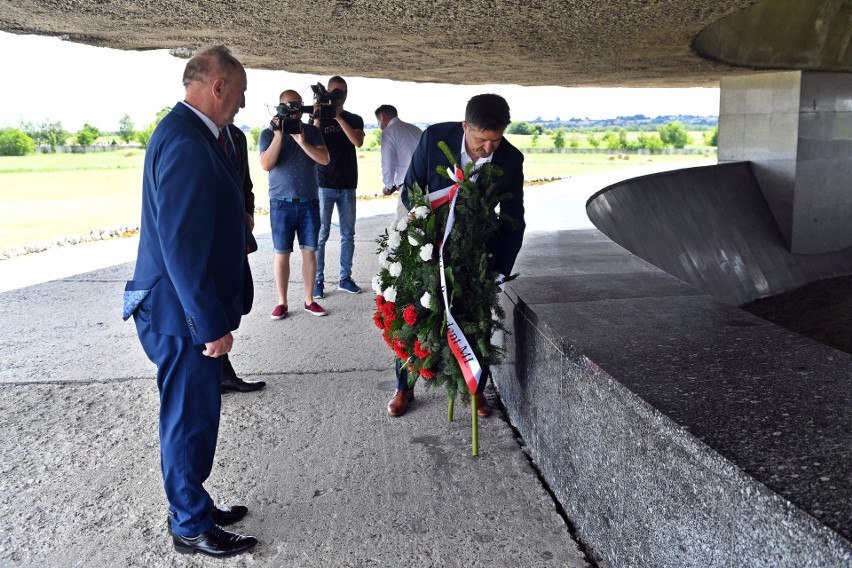 „Paliło się krematorium, paliły się inne baraki". Minęła 76. rocznica likwidacji obozu koncentracyjnego na Majdanku