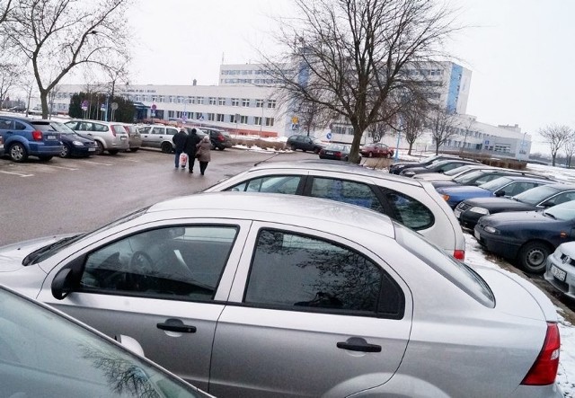 Parking pod inowrocławskim szpitalem. Jeszcze bezpłatny