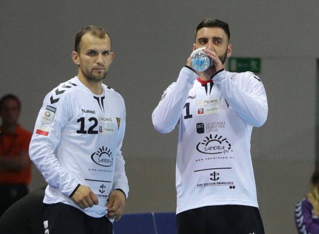 Edin Tatar (z prawej) został wybrany najlepszym zawodnikiem środowego meczu w Lubinie.