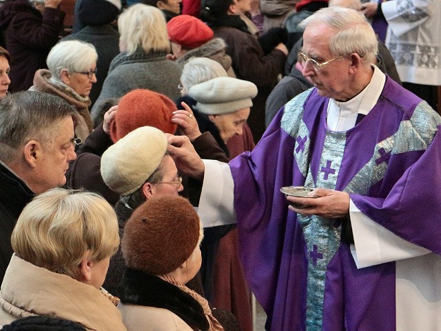 Środa popielcowa w kościele Podwyższenia Krzyża Świętego w Grudziądzu