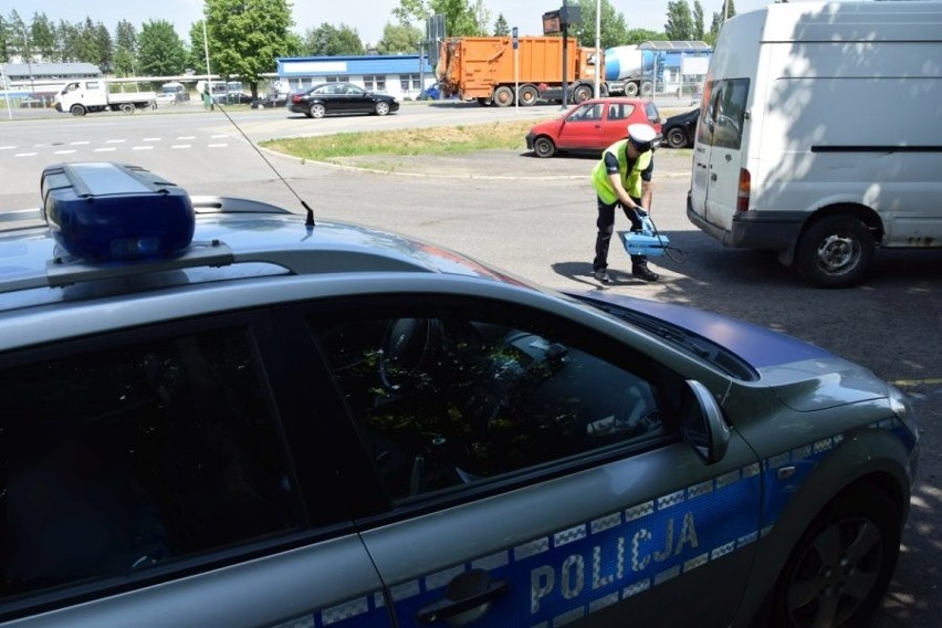 Po kontroli, policjanci zatrzymali 16 dowodów...