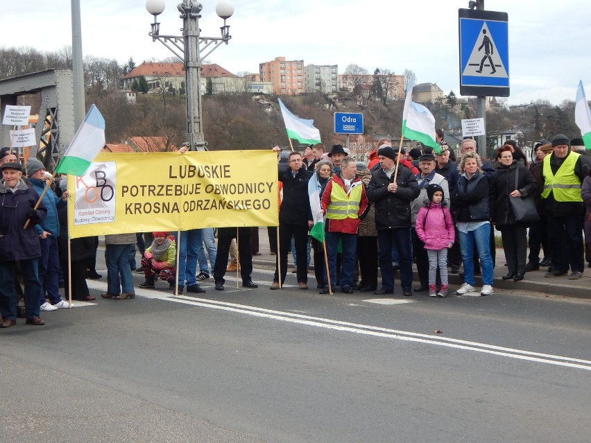 W poniedziałek 8 lutego mieszkańcy zablokowali most na Odrze...
