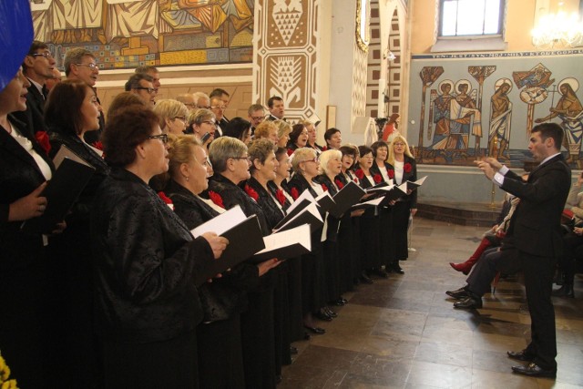 Obchody 95-lecia Chóru Masłowianie rozpoczęły się mszą świętą i koncertem artystów w miejscowym kościele.
