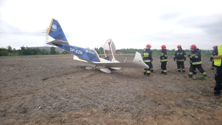 Samolot awaryjnie lądował przy Drogowej Trasie Średnicowej w...