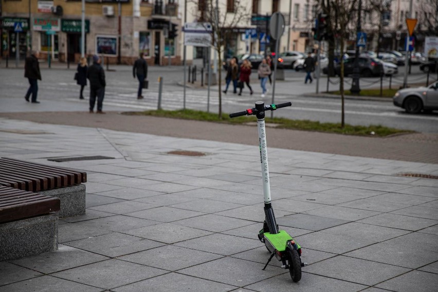 Koronawirus. Dezynfekujesz ręce. A wiesz, czym jeździsz? Sprawdziliśmy ogólnodostępne środki transportu w Białymstoku