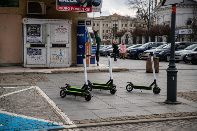Koronawirus. Dezynfekujesz ręce. A wiesz, czym jeździsz? Sprawdziliśmy ogólnodostępne środki transportu w Białymstoku