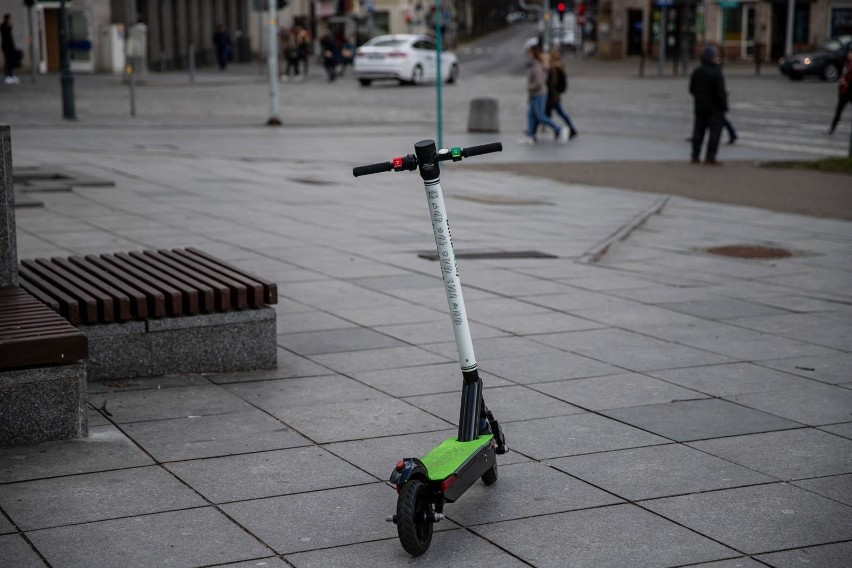 Koronawirus. Dezynfekujesz ręce. A wiesz, czym jeździsz? Sprawdziliśmy ogólnodostępne środki transportu w Białymstoku