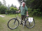 Po naszej publikacji gmina Rewal podarowała Francuzowi rower