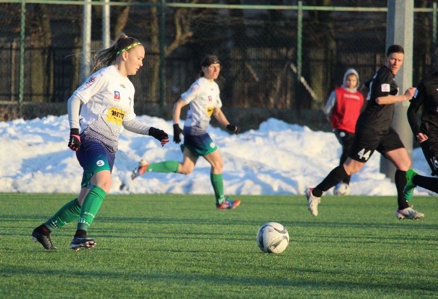 Piłkarki Czwórki Radom prowadziły z Olimpią Szczecin 2:0, ale przegrały 2:3