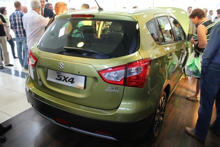 Nowe Suzuki SX4 już w Polsce. Zobacz, jak wygląda