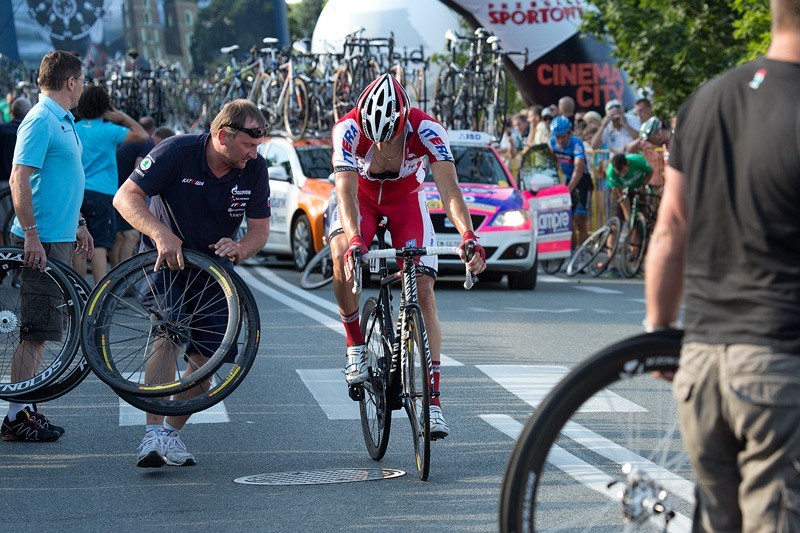 Kraksa na trasie wyścigu Tour de Pologne w Opolu. Do wypadku...