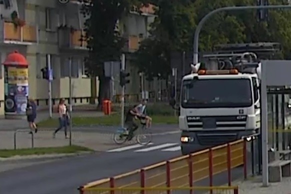 Podejrzani o śmierć na pasach zatrzymani. Innych, poważnych wypadków z winy rowerzystów w Toruniu nie brakuje