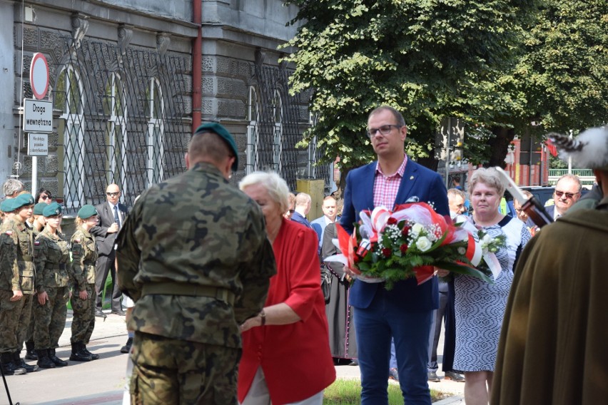 W Przemyślu odsłonili odnowiony pomnik marszałka Józefa Piłsudskiego [ZDJĘCIA]