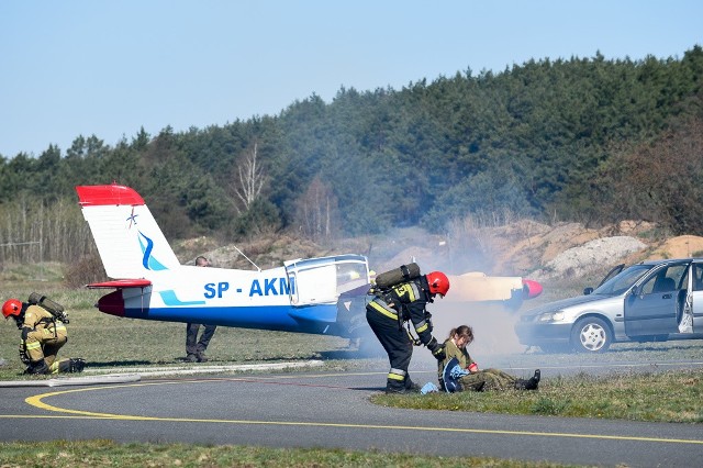Wypadek z udziałem samolotu na lotnisku w Toruniu - na szczęście były to ćwiczenia służb ratowniczych