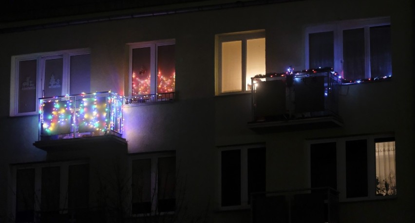 Na wielu toruńskich balkonach, za okazji Bożego Narodzenia,...