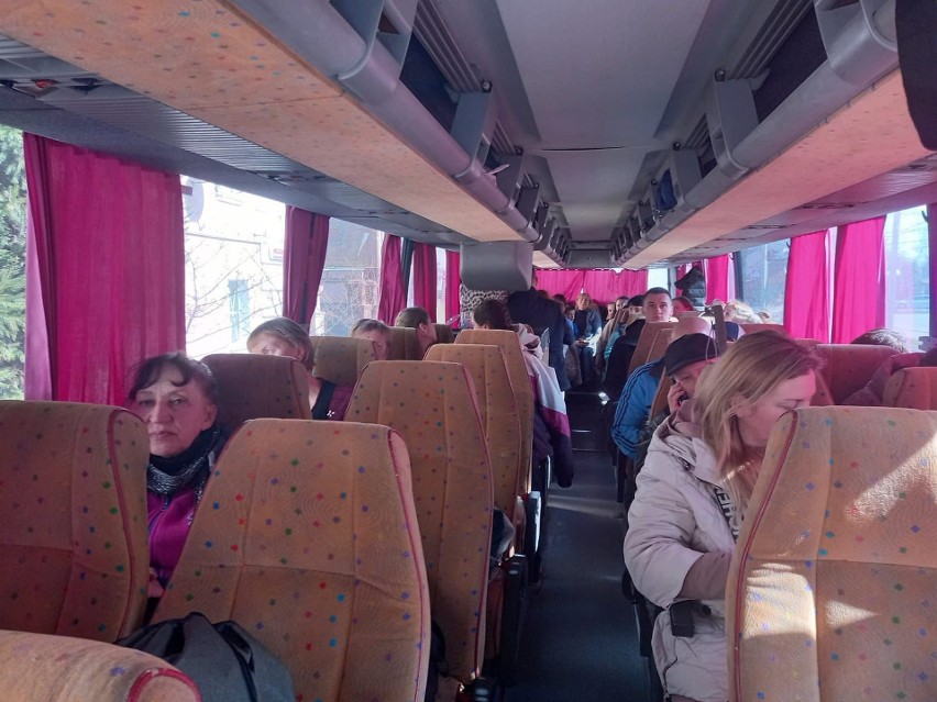 Linia Opole-Winnica. Jak jeden autobus pomógł już ponad 500 uchodźcom!