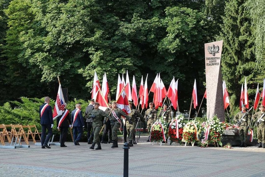 Podlaska Brygada Obrony Terytorialnej uczestniczyła w obchodach 75. rocznicy Powstania Warszawskiego w całym województwie [ZDJĘCIA]