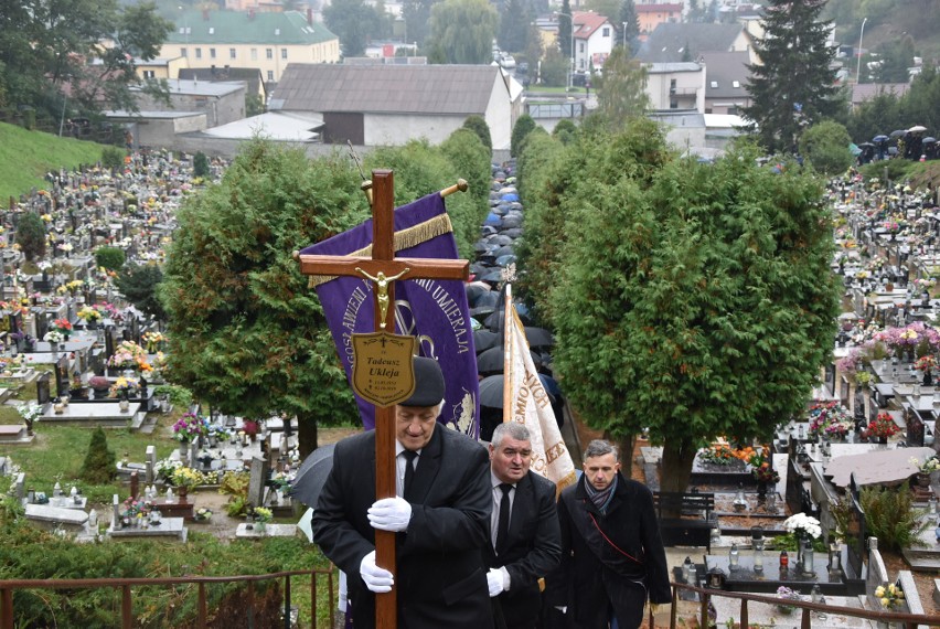 Tłumy żegnały Tadeusza Ukleję, ujskiego przedsiębiorcę,...