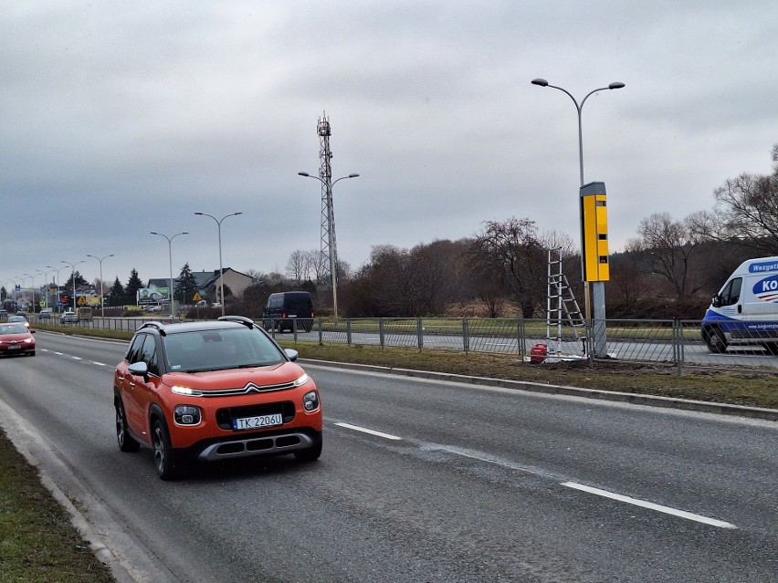 Kierowco zwolnij na ulicy Krakowskiej w Kielcach. Nowy fotoradar już gotowy. "Pstrykać" może w każdej chwili
