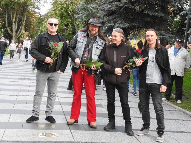 Oto nowe postacie na bluesowej "alei gwiazd" w Białymstoku. Od prawej: Krzysztof Murawski, Andrzej Malcherek,Paweł Mikosz oraz  Mariusz Szalbierz.