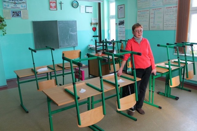 - Uczniowie będą musieli odrobić zaległe zajęcia przychodząc do szkoły, w którąś z sobót - mówi Anna Oczko, dyrektor szkoły.